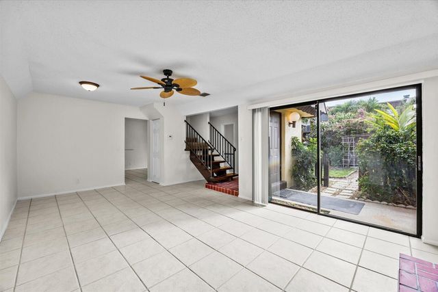 3548 Gardens East Drive B, Palm Beach Gardens, FL 33410