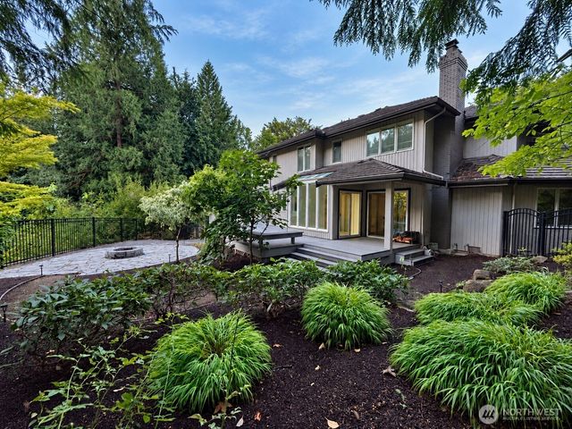 14129 229th Drive SE, Issaquah, WA 98027