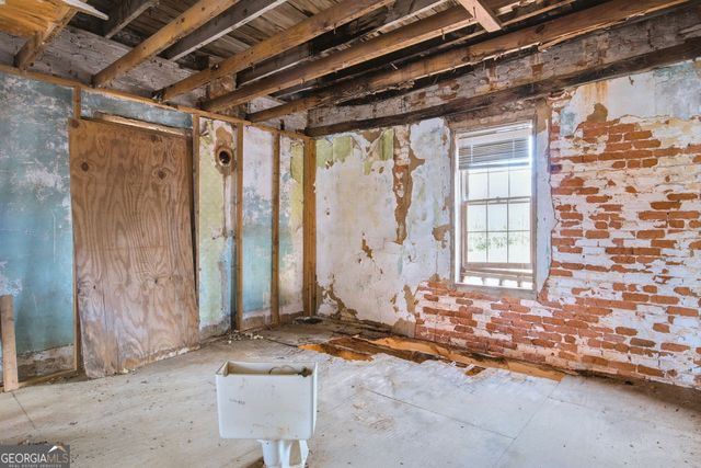 22 Church Street, Grantville, GA 30220