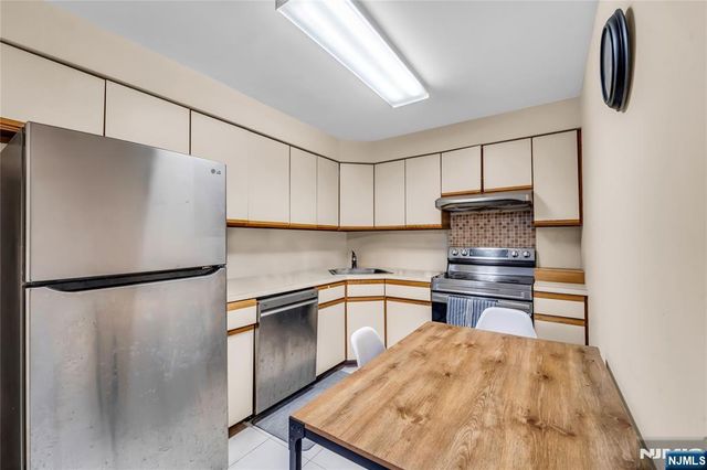 99 Teaneck Road 301, Ridgefield Park, NJ 07660