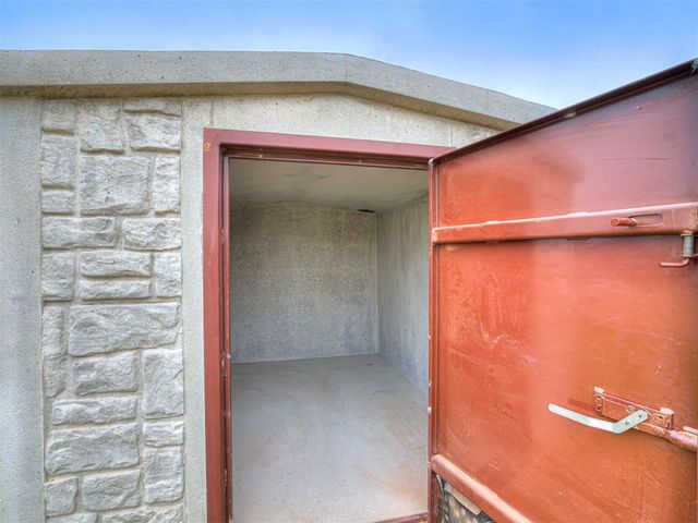 8911 N Hope Lane, Yukon, OK 73099