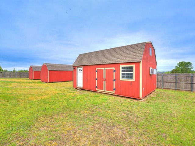 8911 N Hope Lane, Yukon, OK 73099
