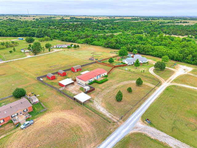8911 N Hope Lane, Yukon, OK 73099