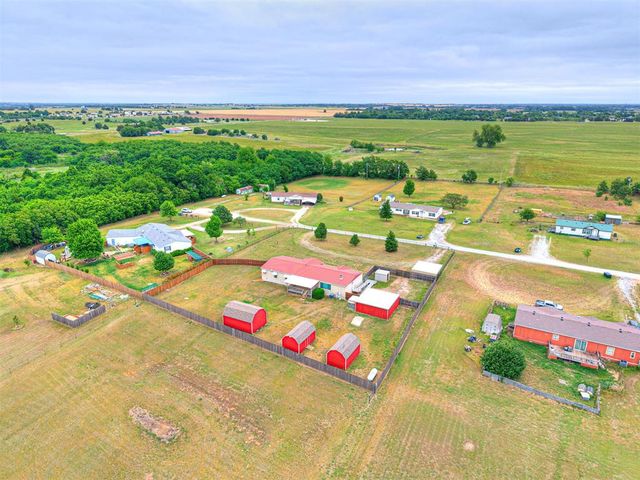 8911 N Hope Lane, Yukon, OK 73099