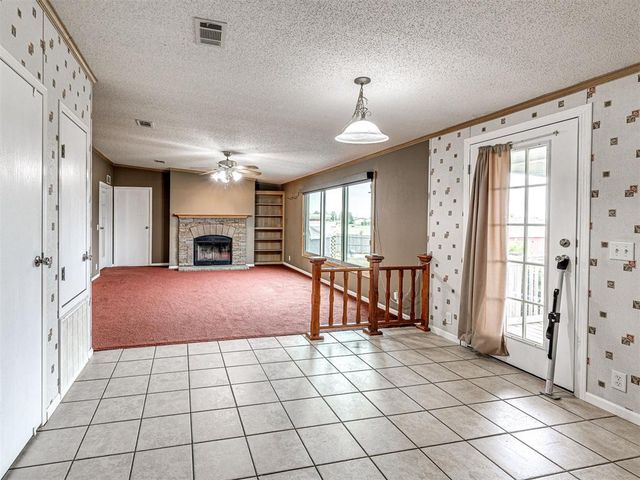 8911 N Hope Lane, Yukon, OK 73099