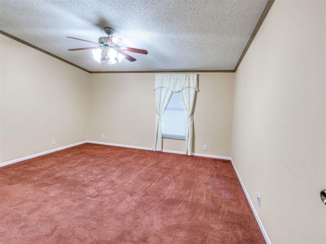 8911 N Hope Lane, Yukon, OK 73099