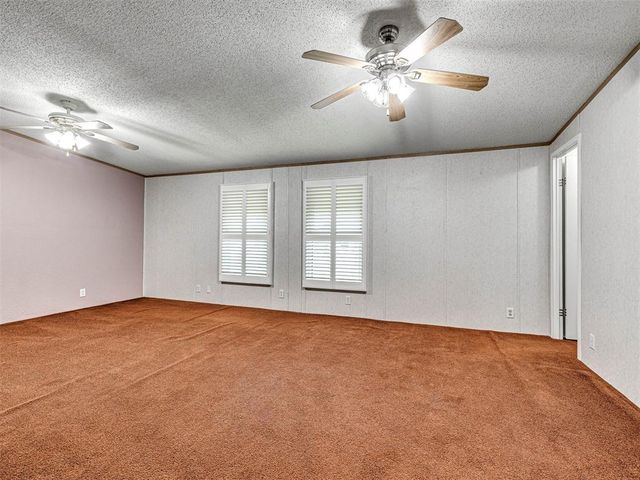 8911 N Hope Lane, Yukon, OK 73099