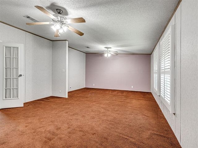 8911 N Hope Lane, Yukon, OK 73099