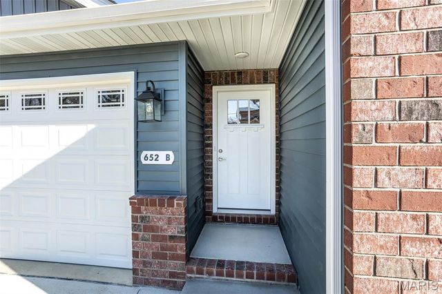 652 N Kansas Street 652-B, Edwardsville, IL 62025