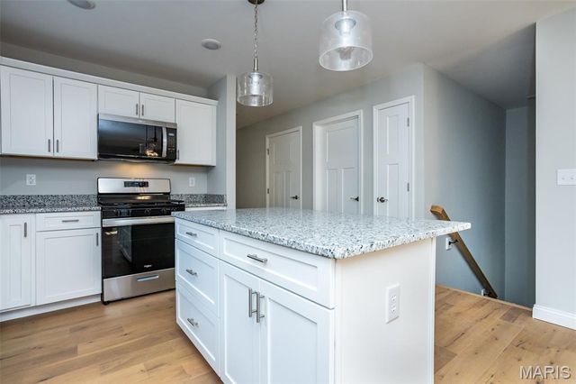 652 N Kansas Street 652-B, Edwardsville, IL 62025