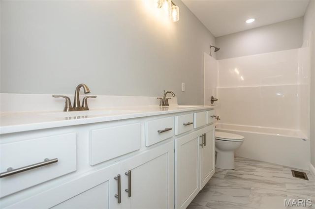 652 N Kansas Street 652-B, Edwardsville, IL 62025