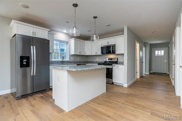 652 N Kansas Street 652-B, Edwardsville, IL 62025