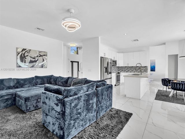 18442 NW 12th St, Pembroke Pines, FL 33029