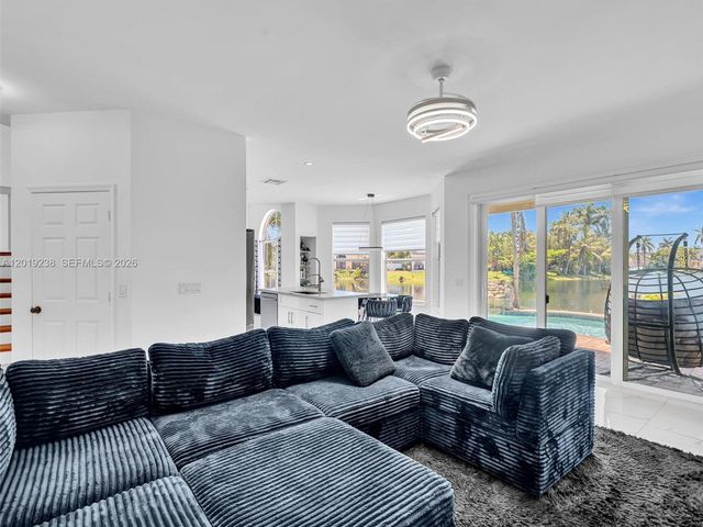 18442 NW 12th St, Pembroke Pines, FL 33029