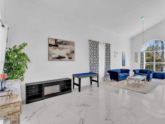 18442 NW 12th St, Pembroke Pines, FL 33029