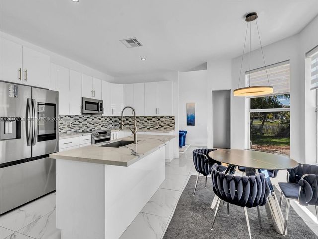 18442 NW 12th St, Pembroke Pines, FL 33029