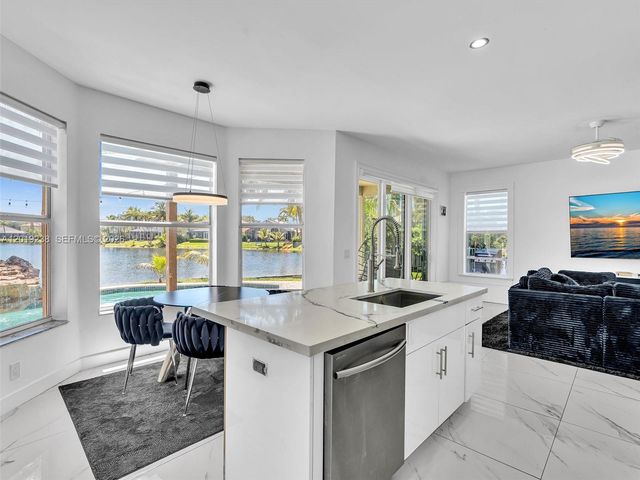 18442 NW 12th St, Pembroke Pines, FL 33029