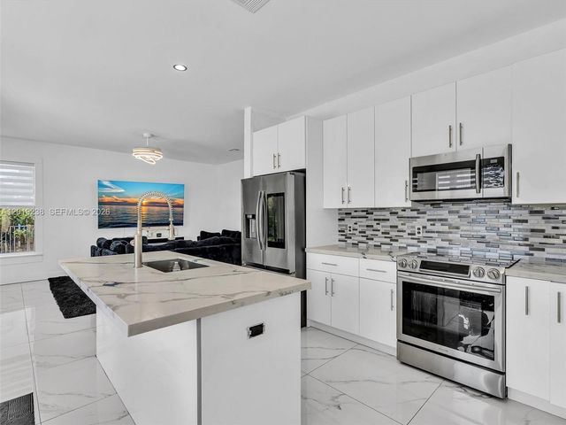 18442 NW 12th St, Pembroke Pines, FL 33029