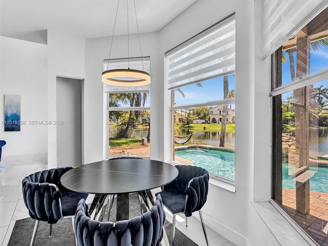 18442 NW 12th St, Pembroke Pines, FL 33029