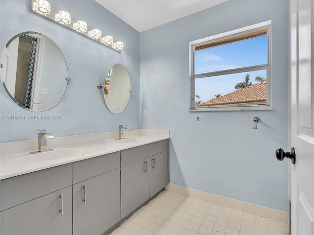 18442 NW 12th St, Pembroke Pines, FL 33029