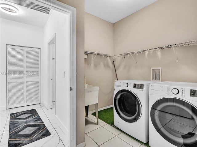18442 NW 12th St, Pembroke Pines, FL 33029