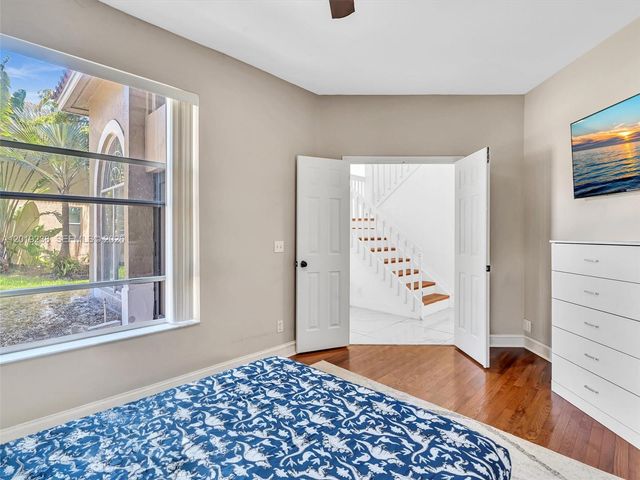18442 NW 12th St, Pembroke Pines, FL 33029