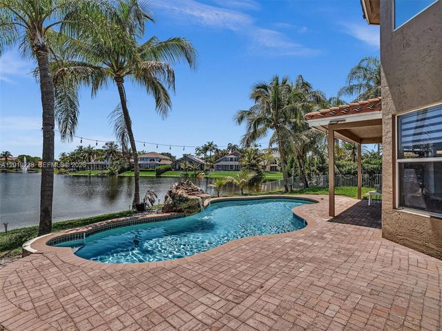 18442 NW 12th St, Pembroke Pines, FL 33029