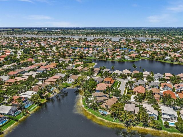 18442 NW 12th St, Pembroke Pines, FL 33029