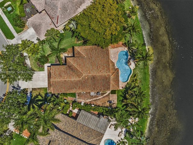 18442 NW 12th St, Pembroke Pines, FL 33029
