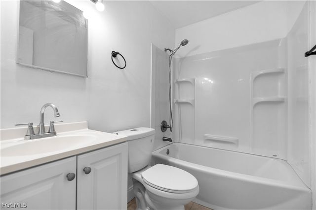 48 Victoria DR, North Fort Myers, FL 33917