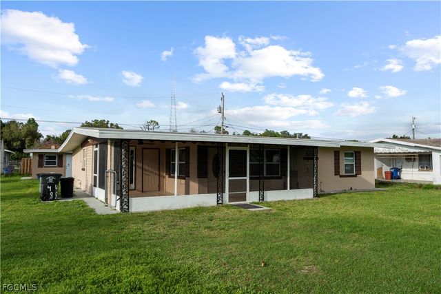 48 Victoria DR, North Fort Myers, FL 33917