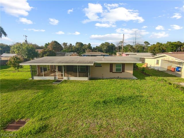 48 Victoria DR, North Fort Myers, FL 33917