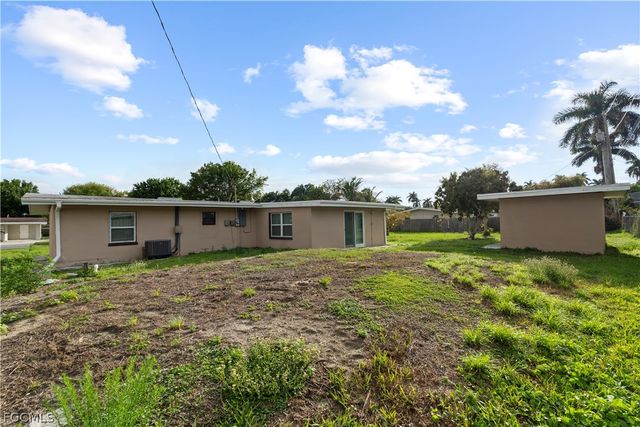 48 Victoria DR, North Fort Myers, FL 33917