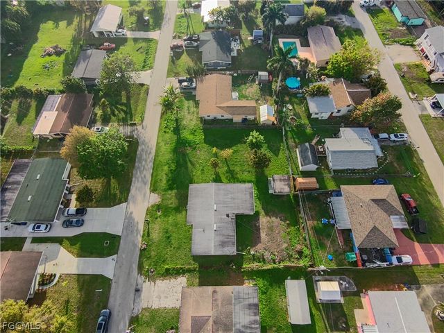 48 Victoria DR, North Fort Myers, FL 33917