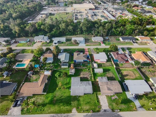 48 Victoria DR, North Fort Myers, FL 33917