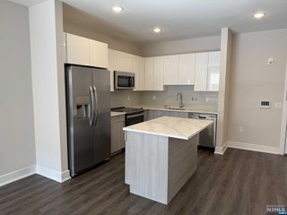 470 Main Street 607, Fort Lee, NJ 07024