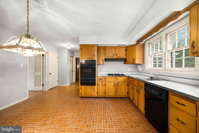 711 ASHFORD RD, Wilmington, DE 19803