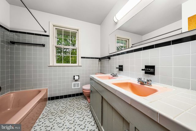 711 ASHFORD RD, Wilmington, DE 19803