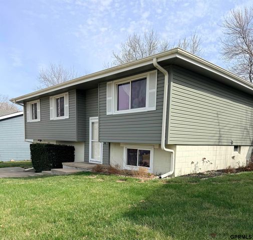 705 E 4th Street, Hickman, NE 68372