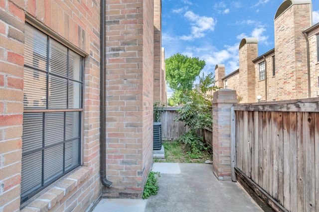 9800 Pagewood Lane 3104, Houston, TX 77042