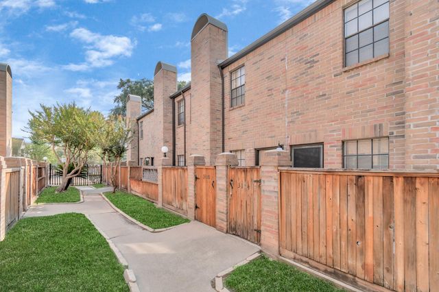 9800 Pagewood Lane 3104, Houston, TX 77042