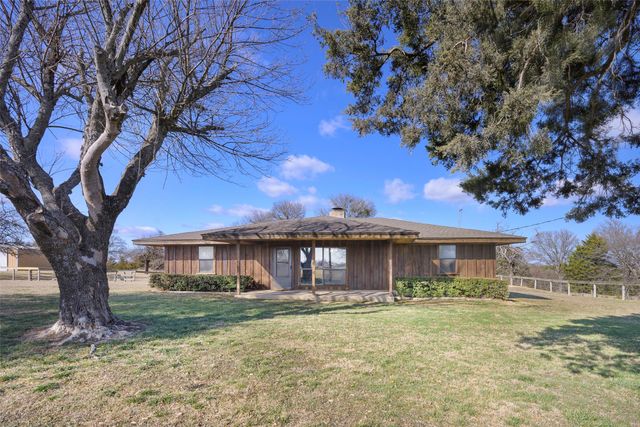 563 County Road 4730, Leonard, TX 75452