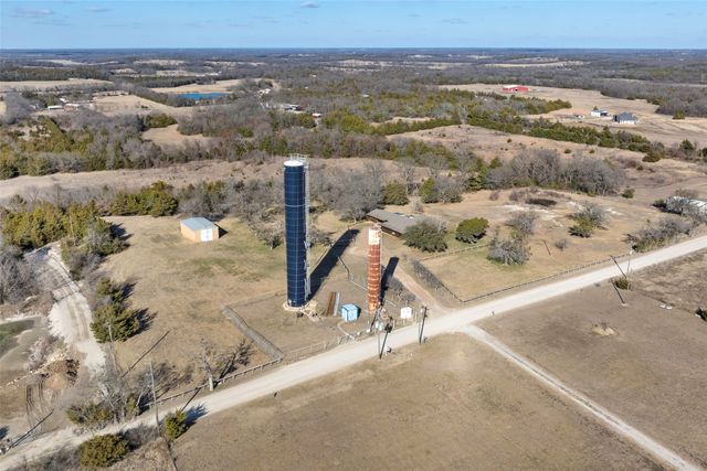 563 County Road 4730, Leonard, TX 75452