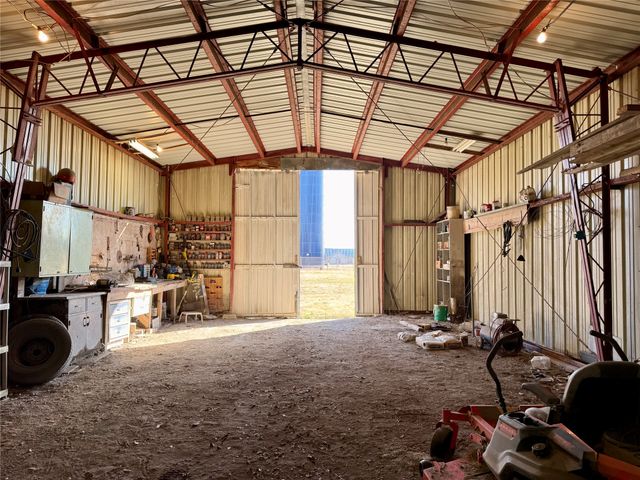 563 County Road 4730, Leonard, TX 75452