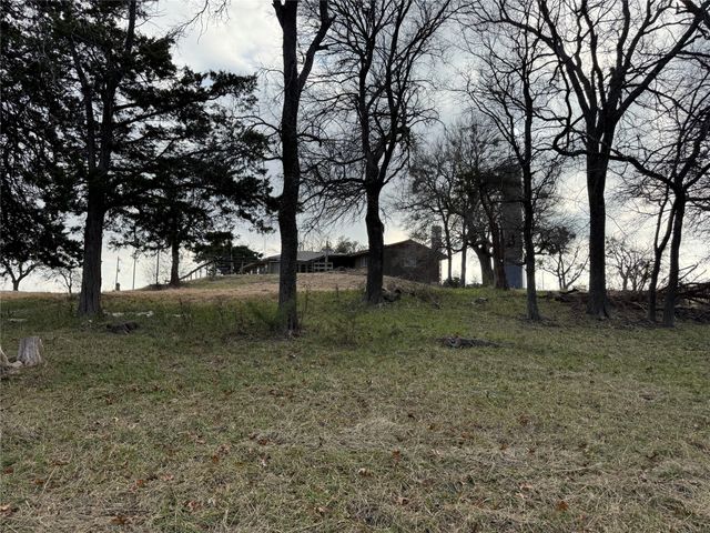 563 County Road 4730, Leonard, TX 75452