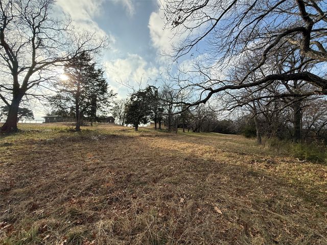 563 County Road 4730, Leonard, TX 75452