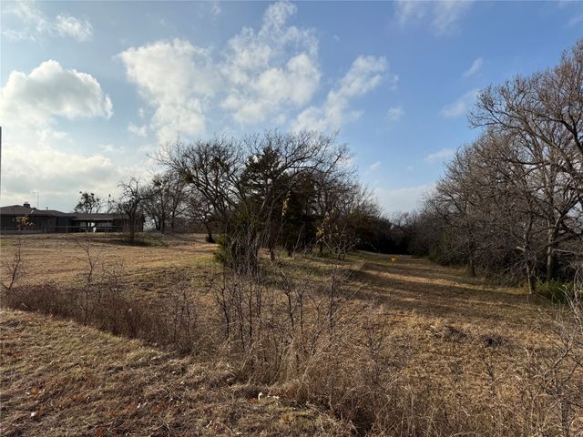 563 County Road 4730, Leonard, TX 75452