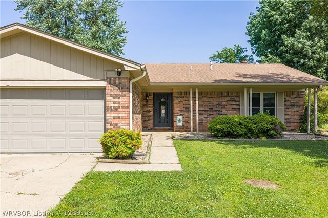 9225 Bryn Mawr Circle, Fort Smith, AR 72908