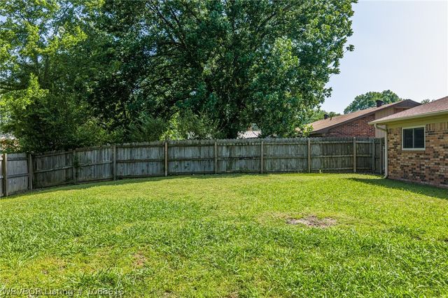 9225 Bryn Mawr Circle, Fort Smith, AR 72908