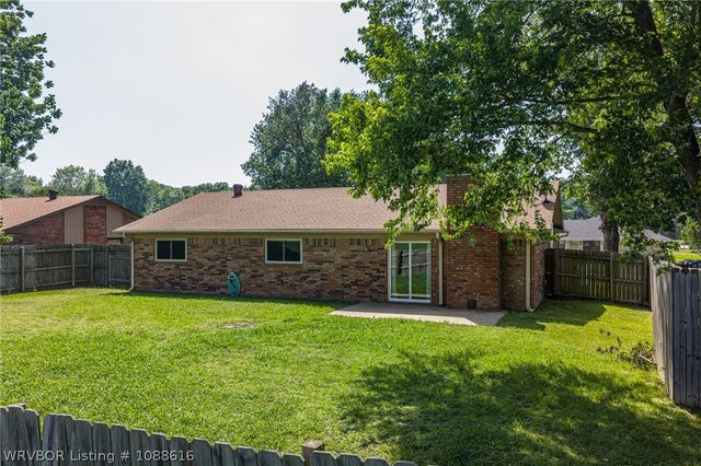 9225 Bryn Mawr Circle, Fort Smith, AR 72908